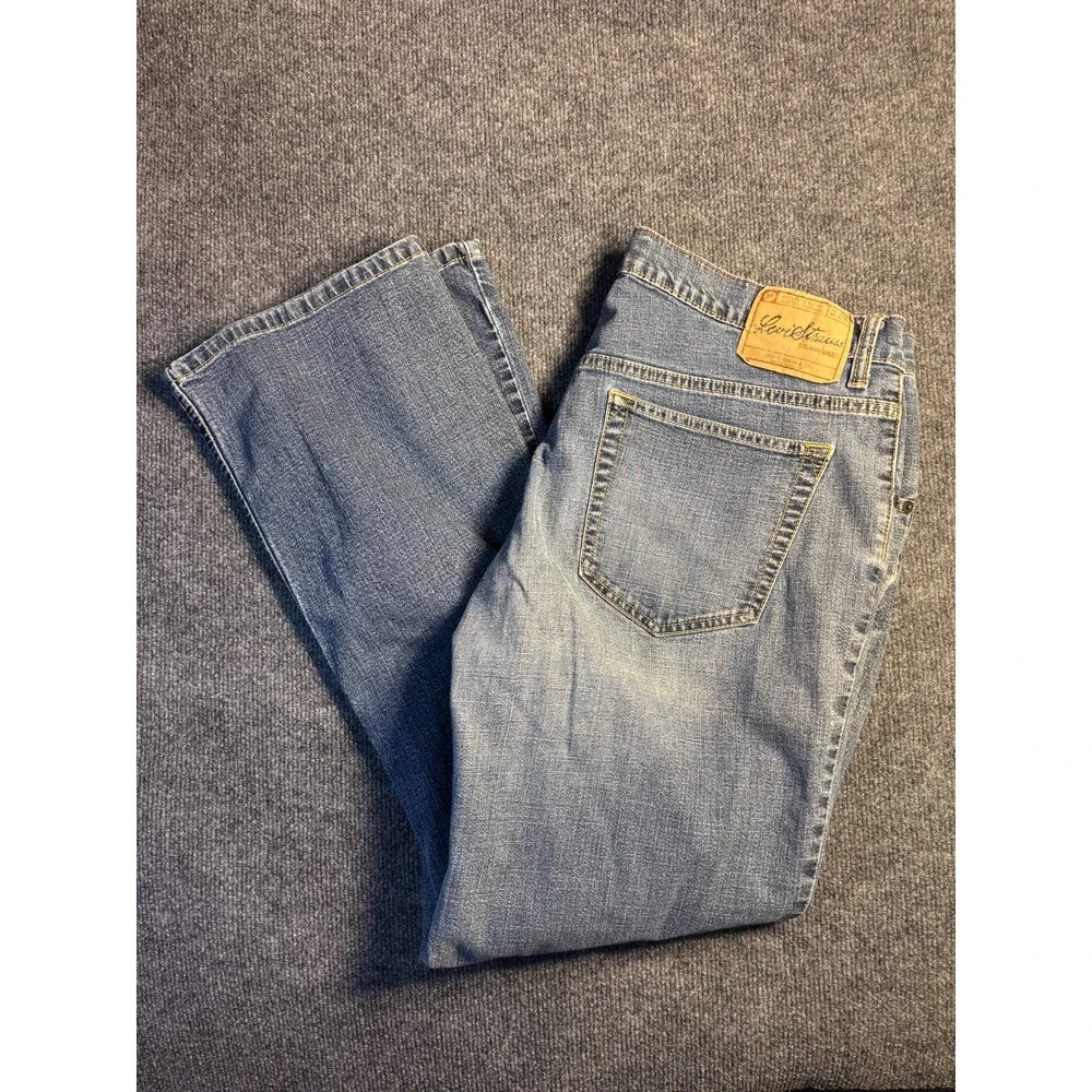 Levi's Jeans‎ Women's 18 Blue Denim Stretch Streetwear Medium Wash Bootcut Leg